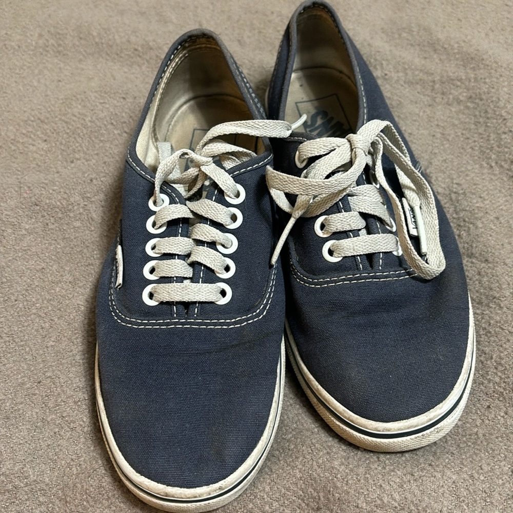 Vans, authentic low pros